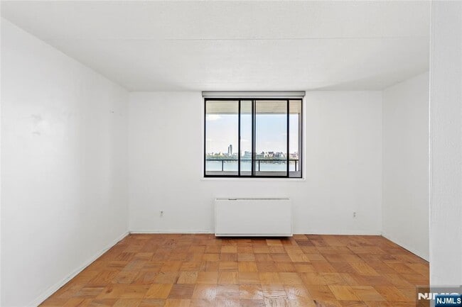 Building Photo - 250 Gorge Rd