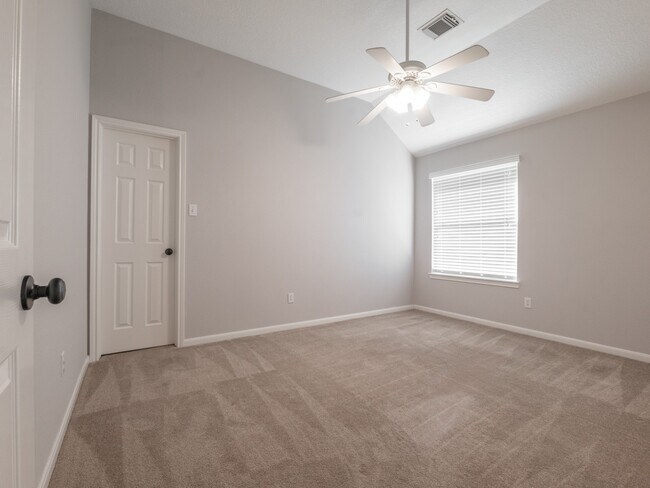 Building Photo - 12807 Village Way Dr