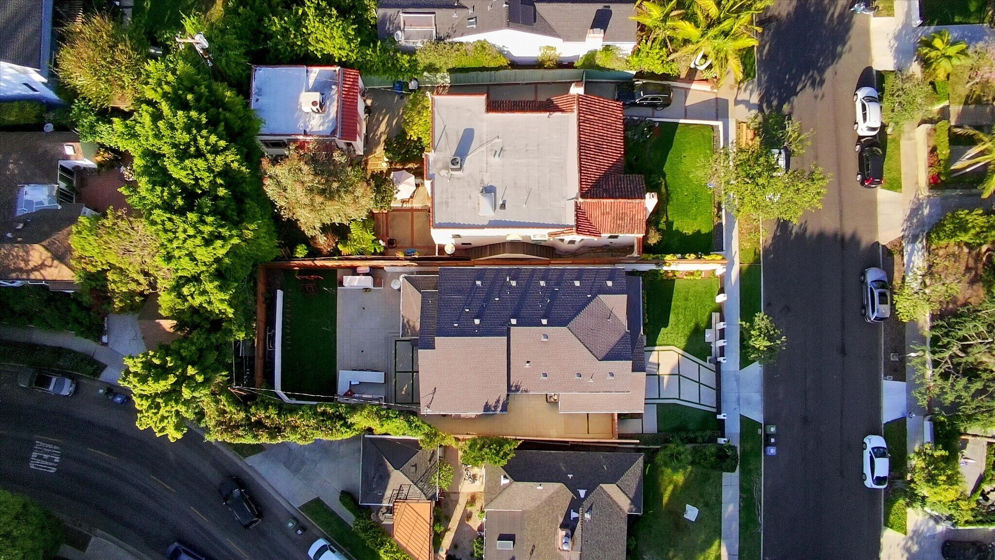 Building Photo - 10593 Kinnard Ave