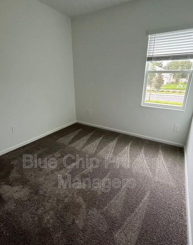 Building Photo - 3031 Country Side Dr