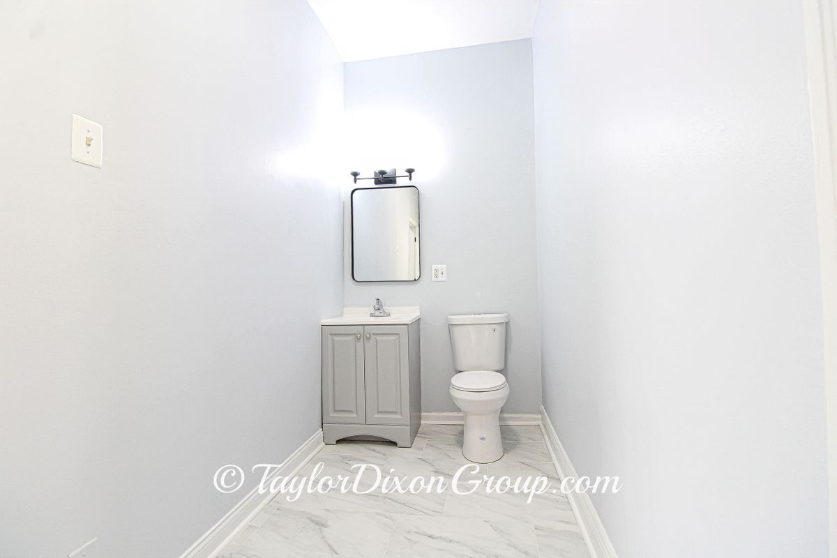 Building Photo - 5409 S Indiana Ave