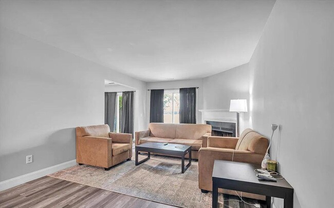 Building Photo - 92 Ginger Dr