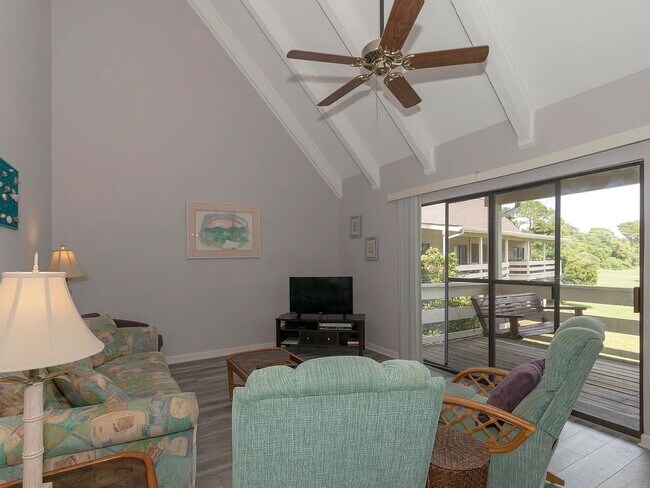 Building Photo - Gorgeous Condo Located in the Seascape com...