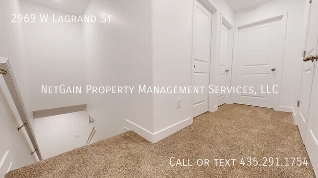 Building Photo - 2969 W LaGrand St