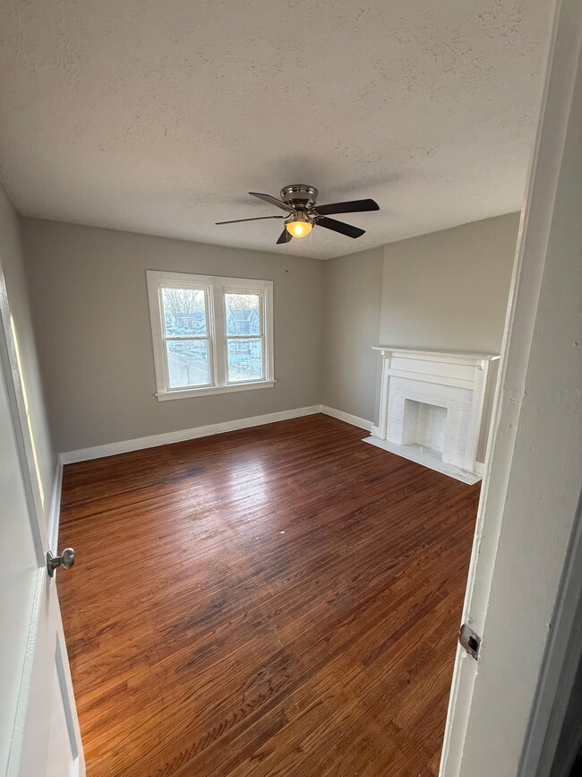 Building Photo - 533 Fairwood Ave