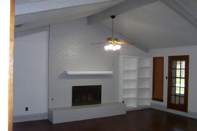 Building Photo - 2916 Southridge Dr