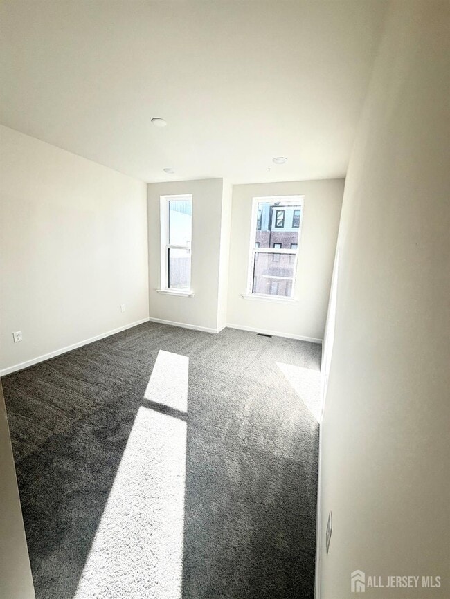 Building Photo - 808 Sadie Cir