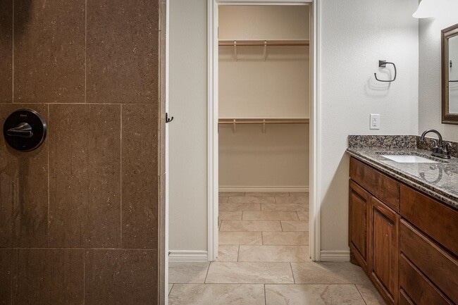 Building Photo - 309 Javier Dr