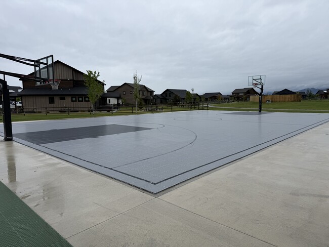 Building Photo - 77 Horseshoe Lp