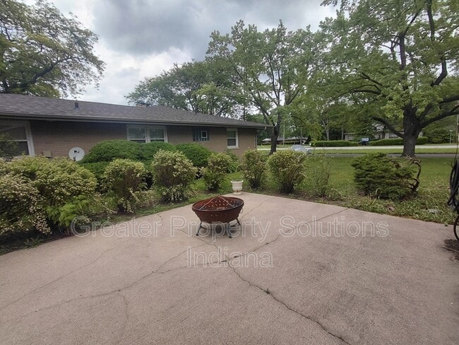 Building Photo - 2312 W 65th Ave