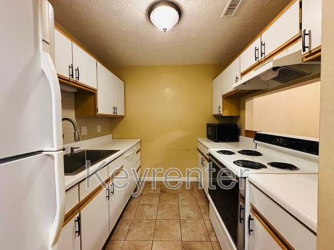 Building Photo - 2705 Sood Rd