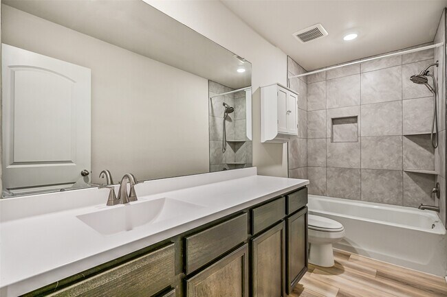 Building Photo - 23144 Shakespeare Dr