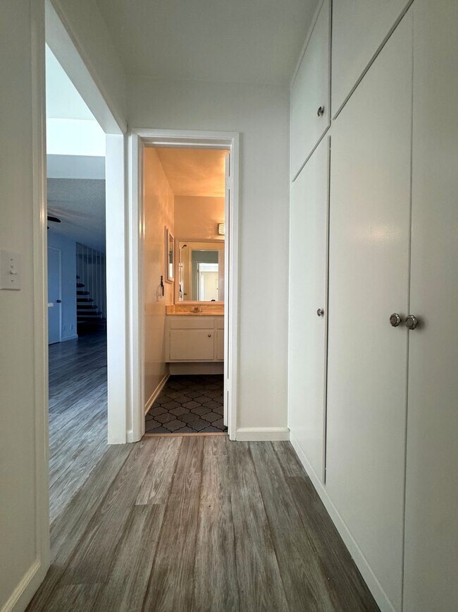 Building Photo - Spacious Ventura Keys Condo- Enjoy The Marina Life!