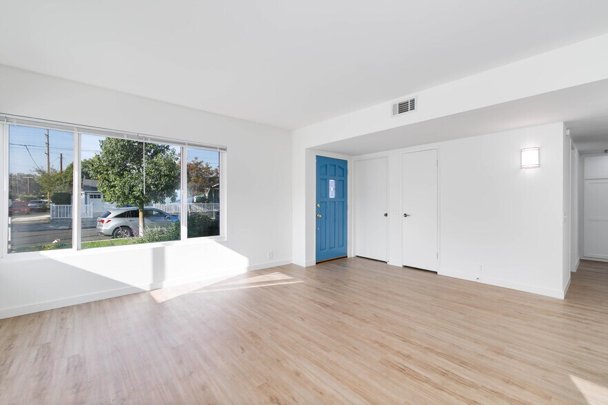 Building Photo - 1138 N Valley St