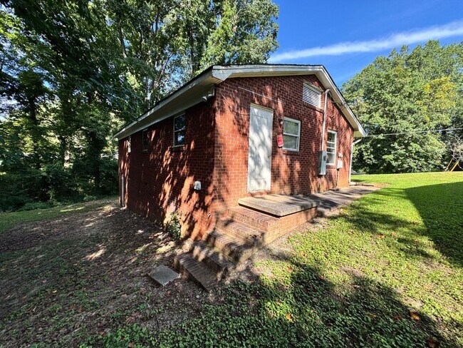 Building Photo - Close to uptown Shelby, NC (Still to compl...