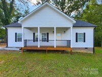 Building Photo - 1303 W Gold St