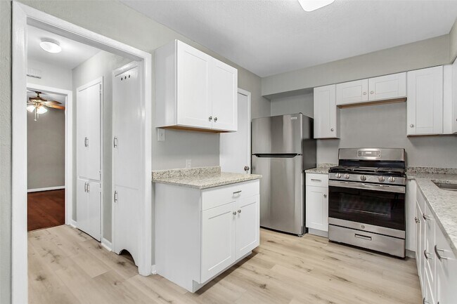 Building Photo - 4916 Worth St