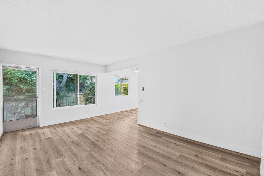 Building Photo - 3525 2nd St