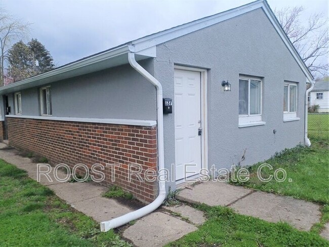 Primary Photo - 139 Stevens Ave