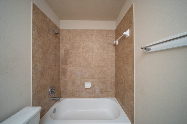 Building Photo - 19543 Otter Trail Ct