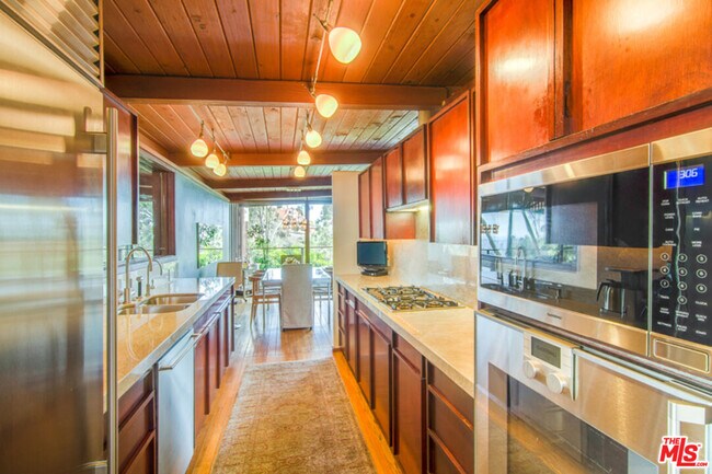 Building Photo - 8030 Highland Trail