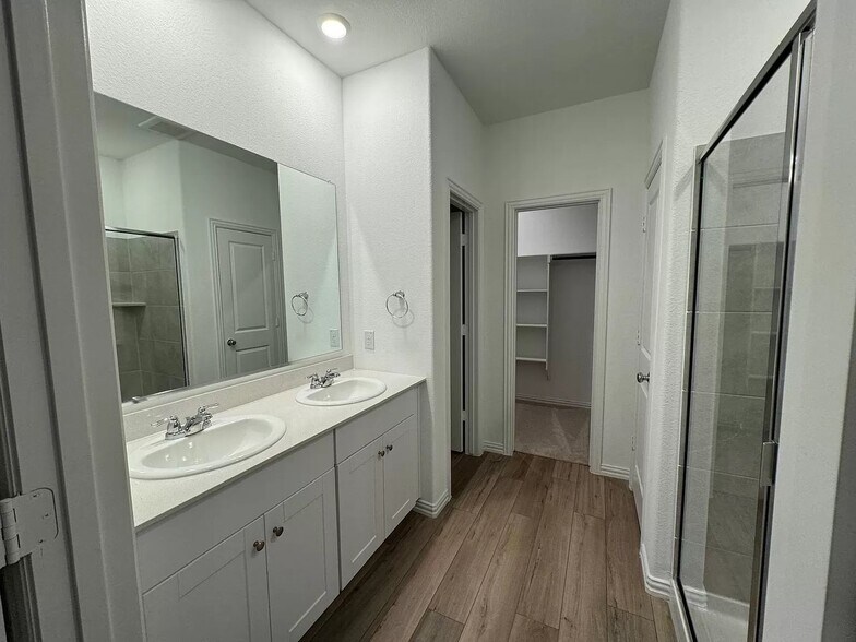 Building Photo - 4812 Sagerun Dr