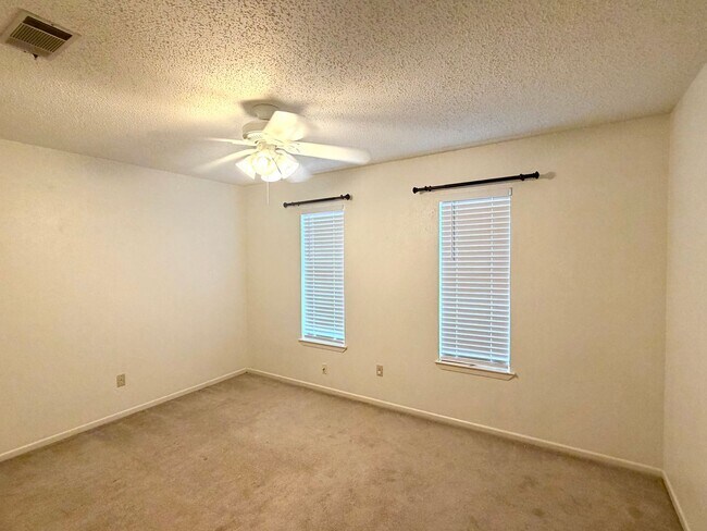 Building Photo - 108 Stone Canyon Ct