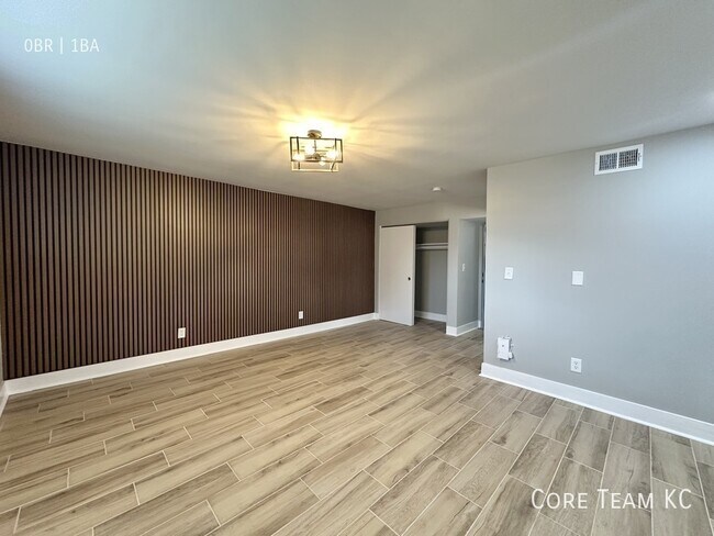 Building Photo - 2320 W 47th Ave