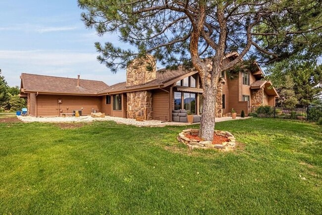 Building Photo - MOVE IN SPECIAL: $200 Off First Full Month...