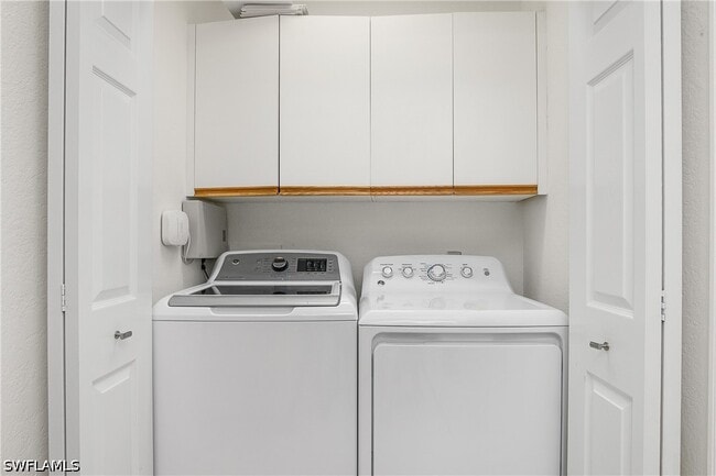 Building Photo - 853 Tanbark Dr