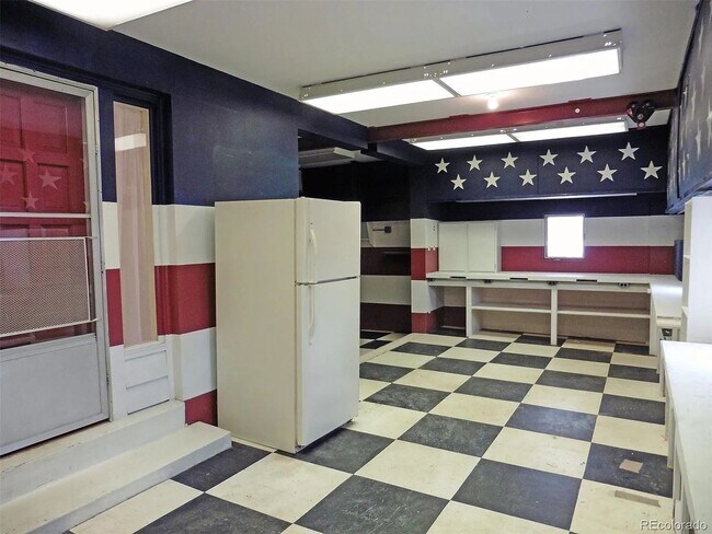 Building Photo - Spacious Littleton Home with Large Fenced Yard & Attached Garage!