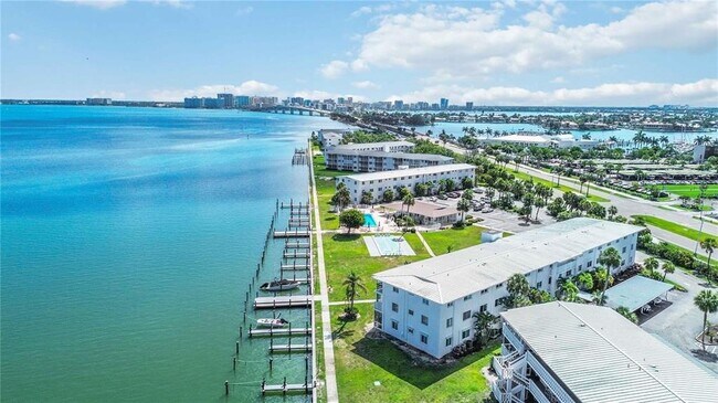 Building Photo - 765 John Ringling Blvd