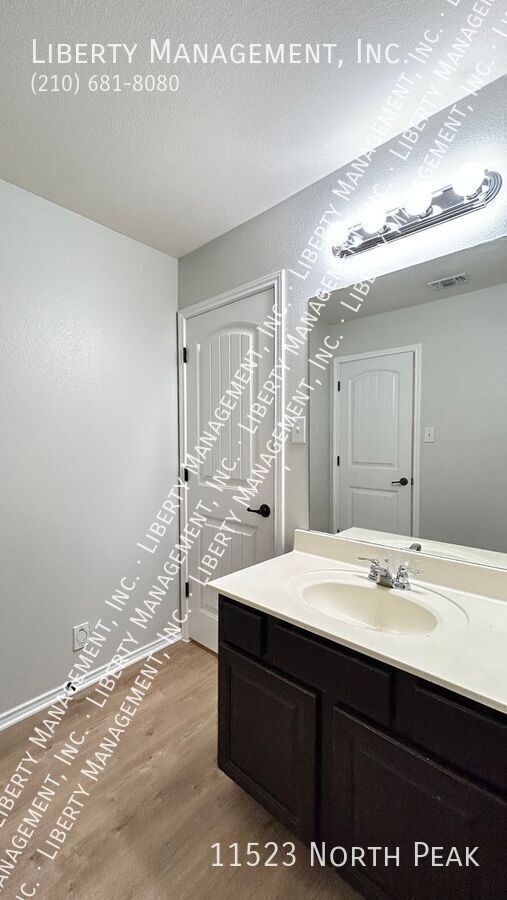 Building Photo - 11523 North Peak-