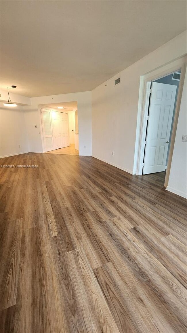 Building Photo - 3600 Oaks Clubhouse Dr