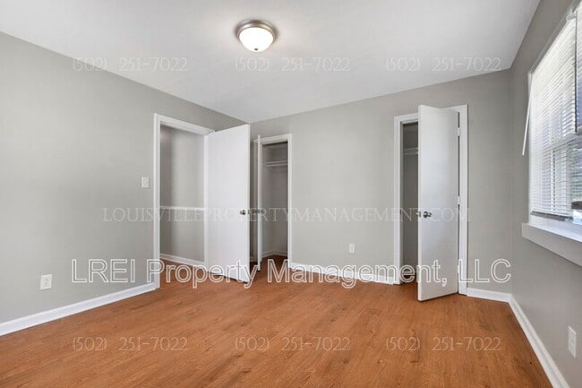 Building Photo - 1120 Loretta St