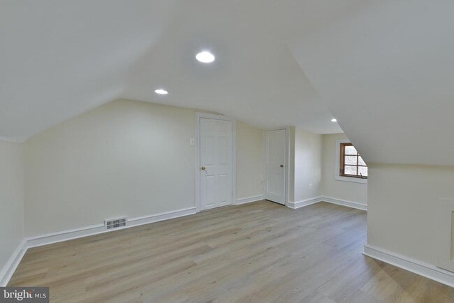 Building Photo - 8106 Cadwalader Ave