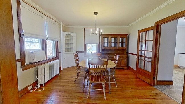 Building Photo - Spacious 3 Bedroom Home with One Car Garage