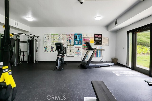 Building Photo - 6542 Ocean Crest Dr