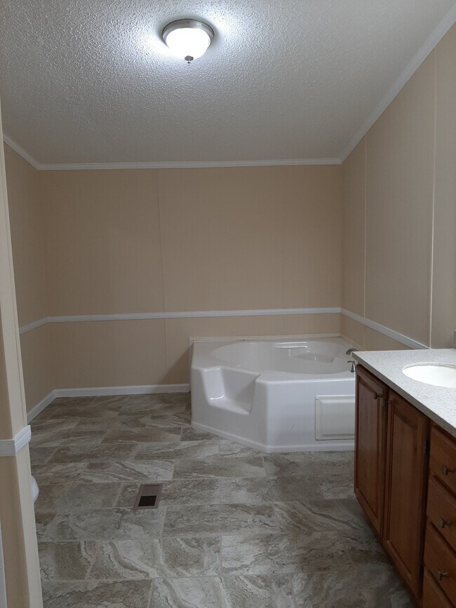 Building Photo - 5767 Deauville Cir