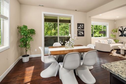 Building Photo - PENDING APPLICATION Spacious Spirit Ridge ...