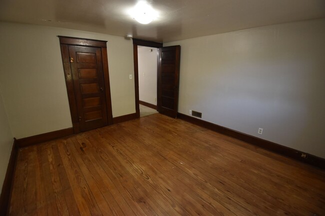 Building Photo - 3 Bedroom Home in the Country