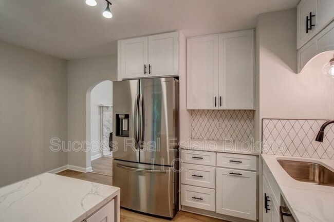 Building Photo - 4734 N Springs Rd NW