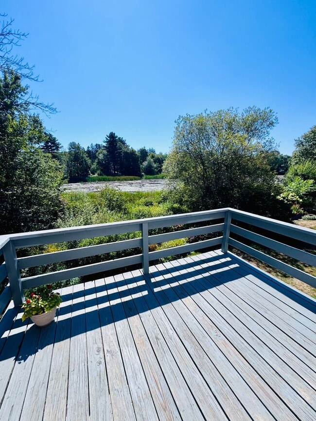 Building Photo - Wonderful 2 Bedroom, 1.5 bathroom condo w/...