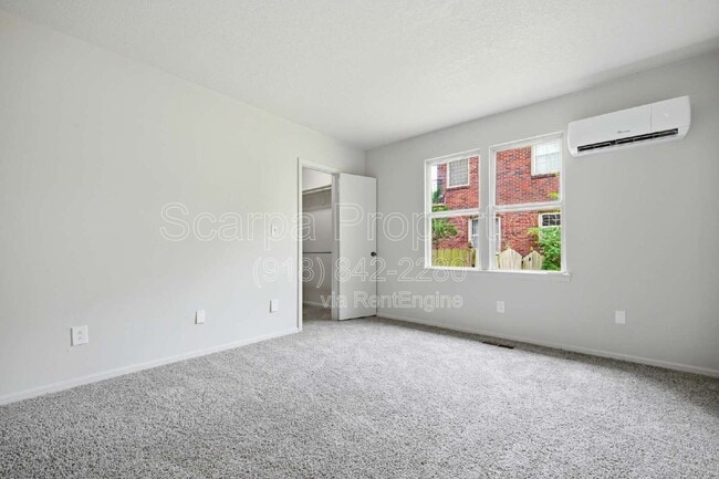 Building Photo - 1109 S Ellison Ave