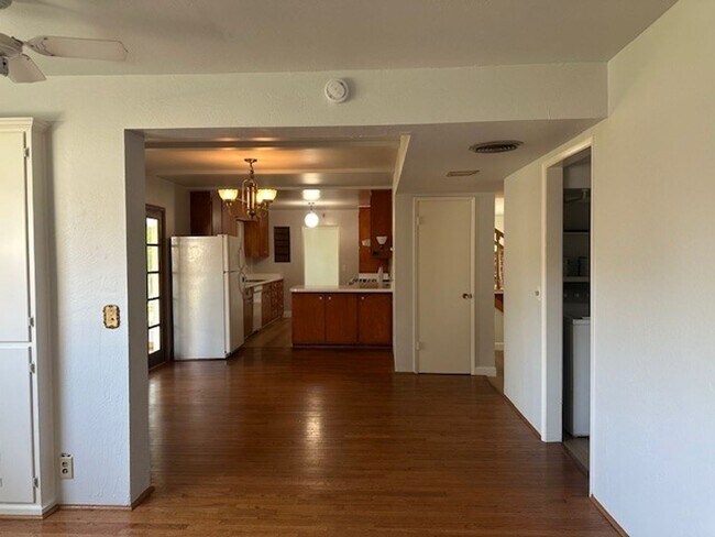 Building Photo - Nice 2-Story Single Family Home With Offic...