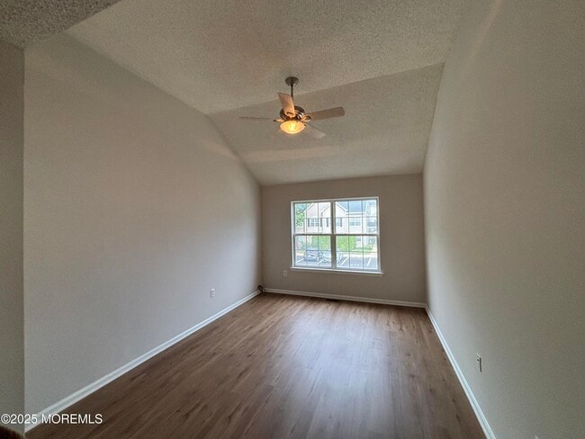 Building Photo - 8 Fiddlers Elbow Ct