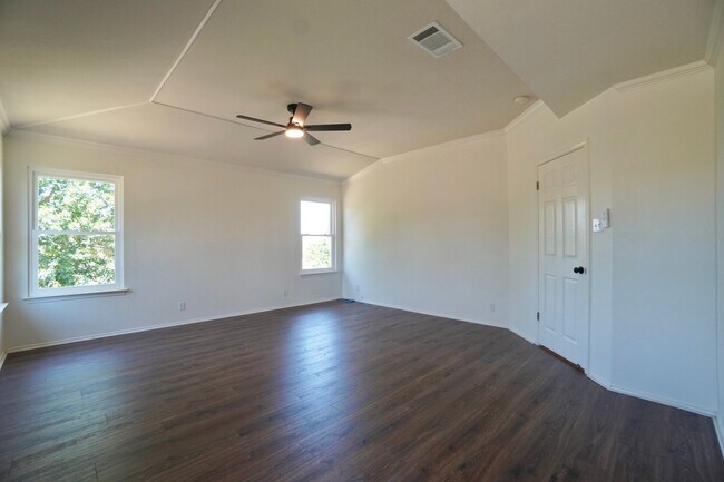 Building Photo - 2440 Madeline Loop