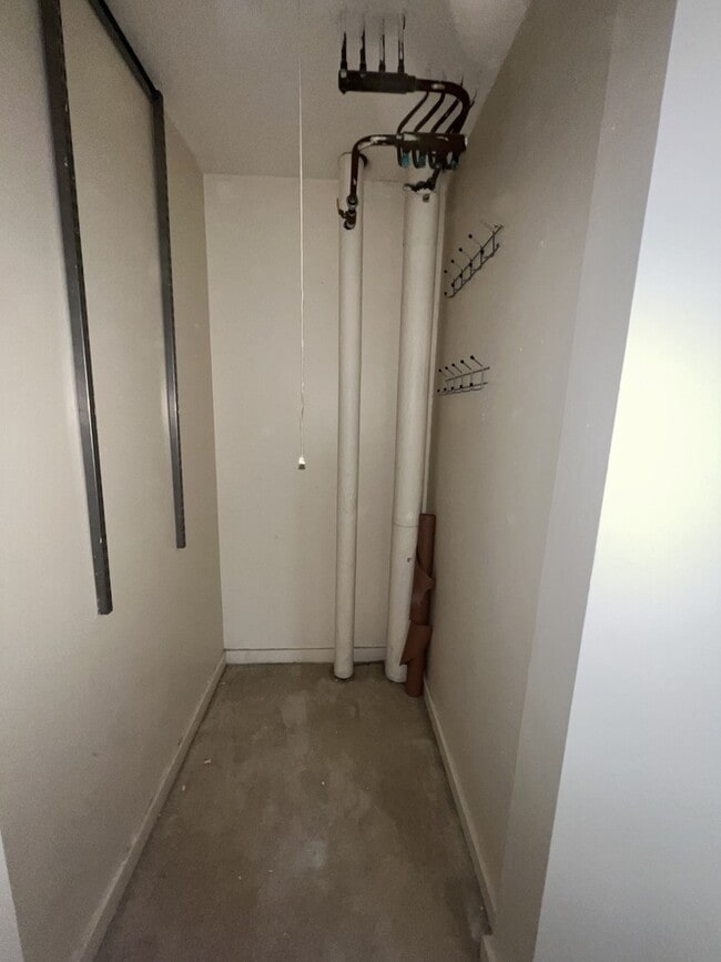 Building Photo - 6700 S South Shore Dr