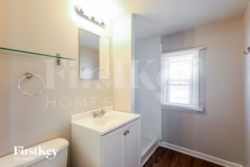 Building Photo - 3915 N Park St