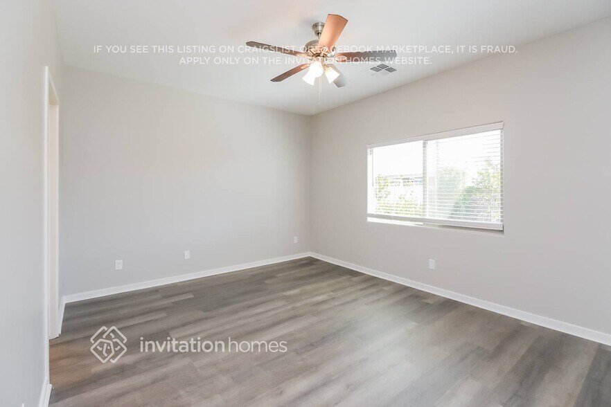 Building Photo - 5541 E Santa Clara Dr